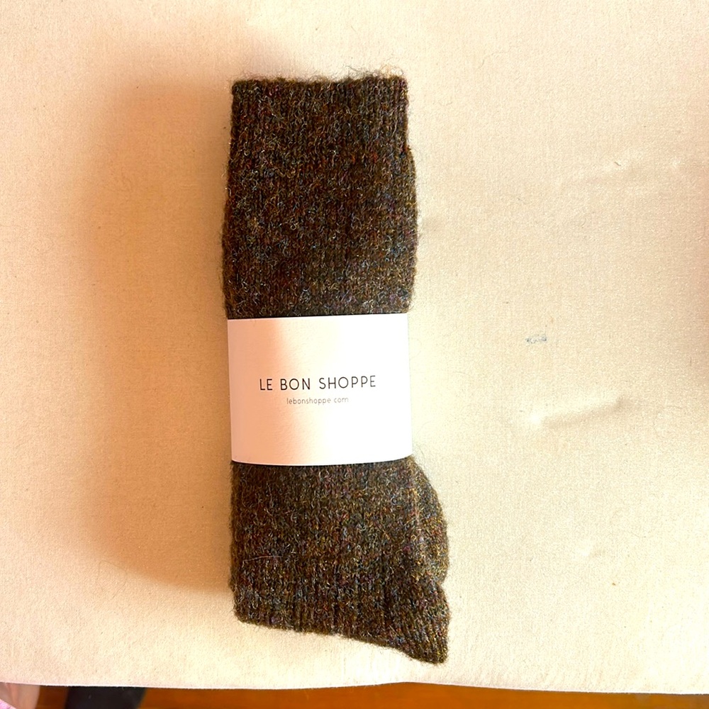 Le Bon Shoppe. Margot socks, in Teddy Bear color NWT.